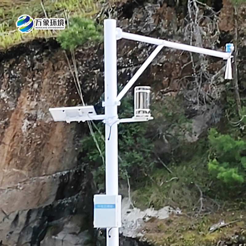 经得住高原环境考验的水文监测设备——自动雨量水位监测站